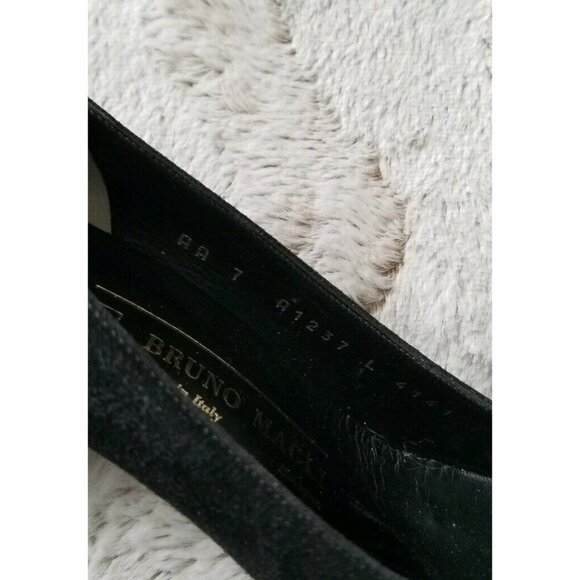 Bruno Magli Black Short Heels Velvet Shine Tip - Picture 5 of 10